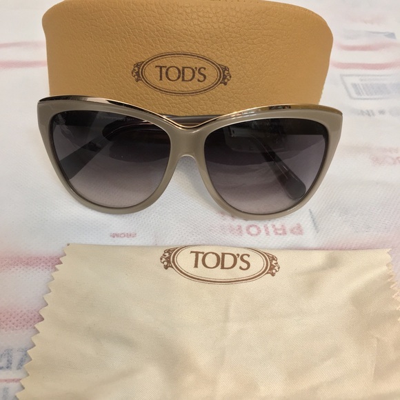 Tod\'s To94 38B Designer Women\'s Sunglasses. Made in Italy